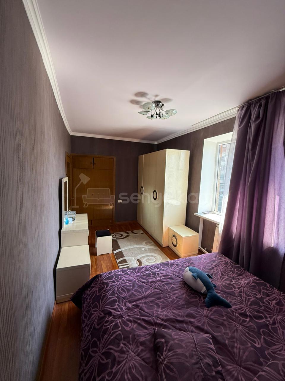 3 Սենյականոց Բնակարան Քարե Շենքում, 79քմ, 4/5 հարկ, Նորմալ Վիճակում