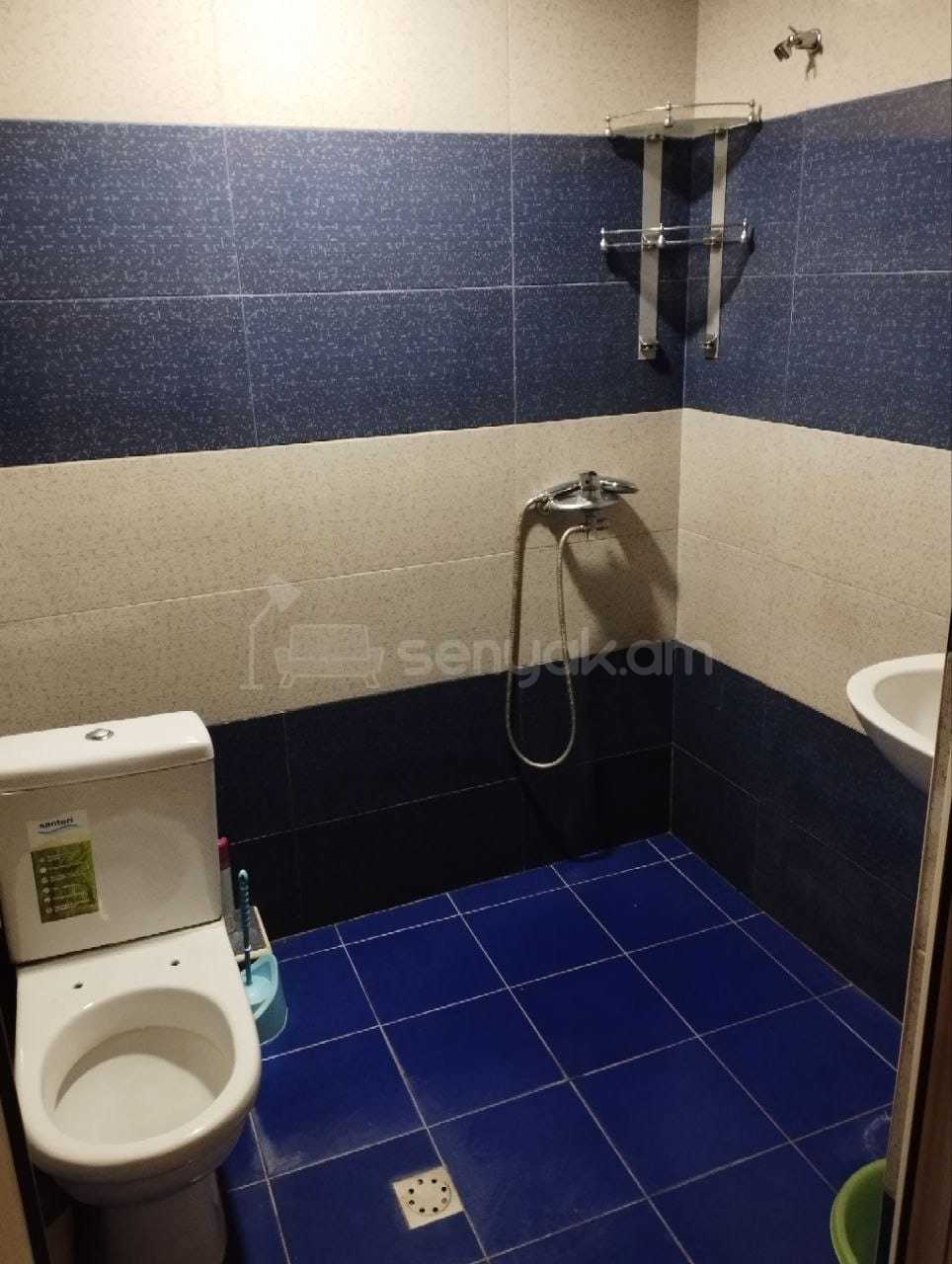 1 Սենյականոց Բնակարան Քարե Շենքում, 47քմ, 4/5 հարկ, Նորմալ Վիճակում