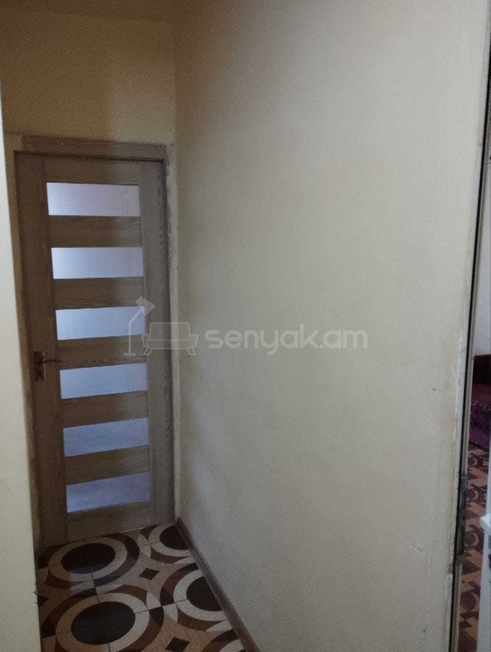 1 Սենյականոց Բնակարան Քարե Շենքում, 47քմ, 4/5 հարկ, Նորմալ Վիճակում