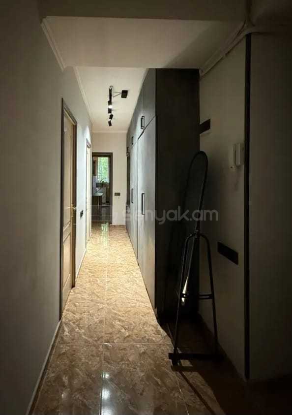 2 Սենյականոց Բնակարան Քարե Շենքում, 65քմ, 1/5 հարկ, Կապիտալ Վերանորոգված