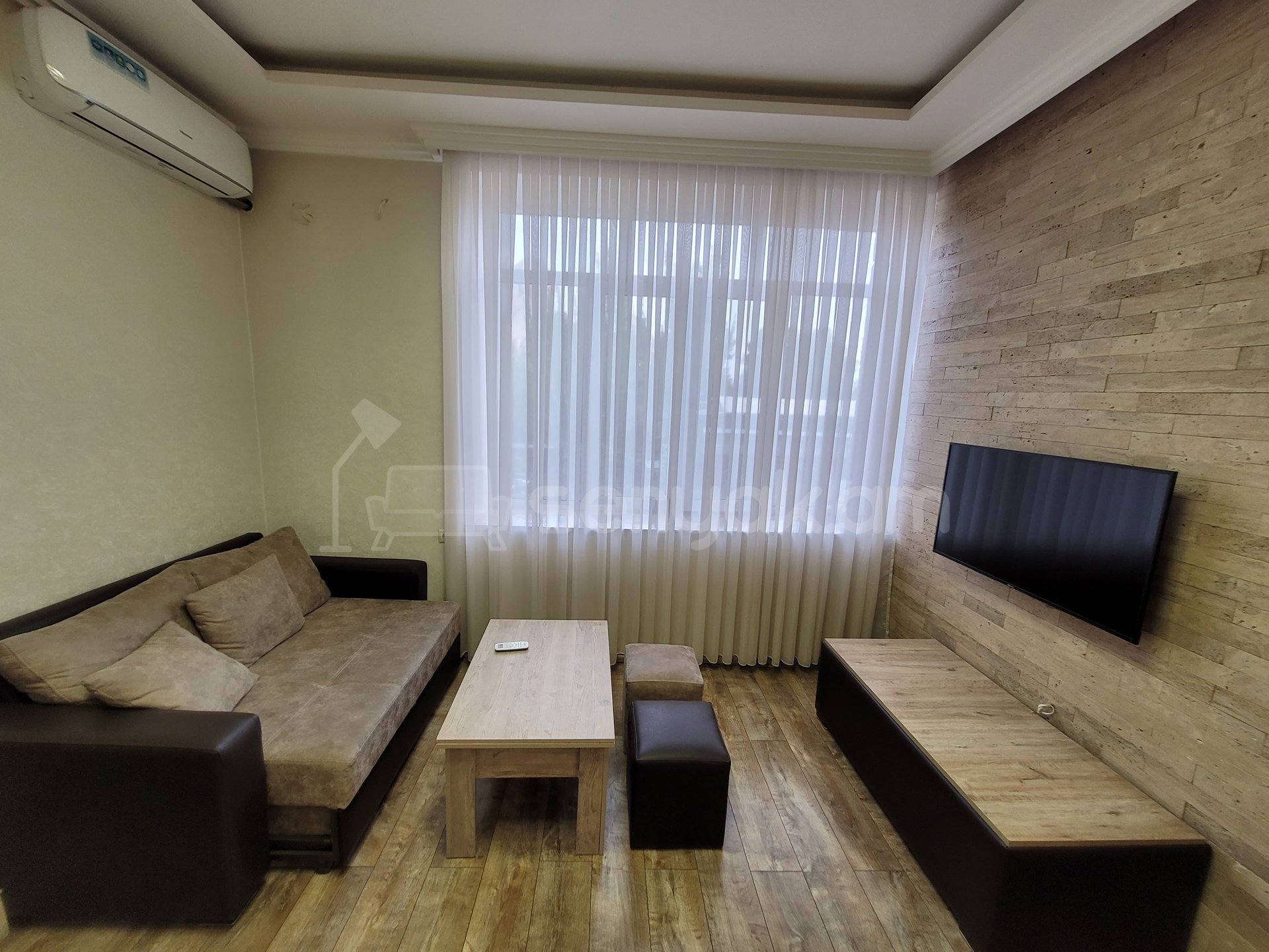 2 Սենյականոց Բնակարան Քարե Շենքում, 50քմ, 3/5 հարկ, Դիզայներական Վերանորոգված, Կահավորված