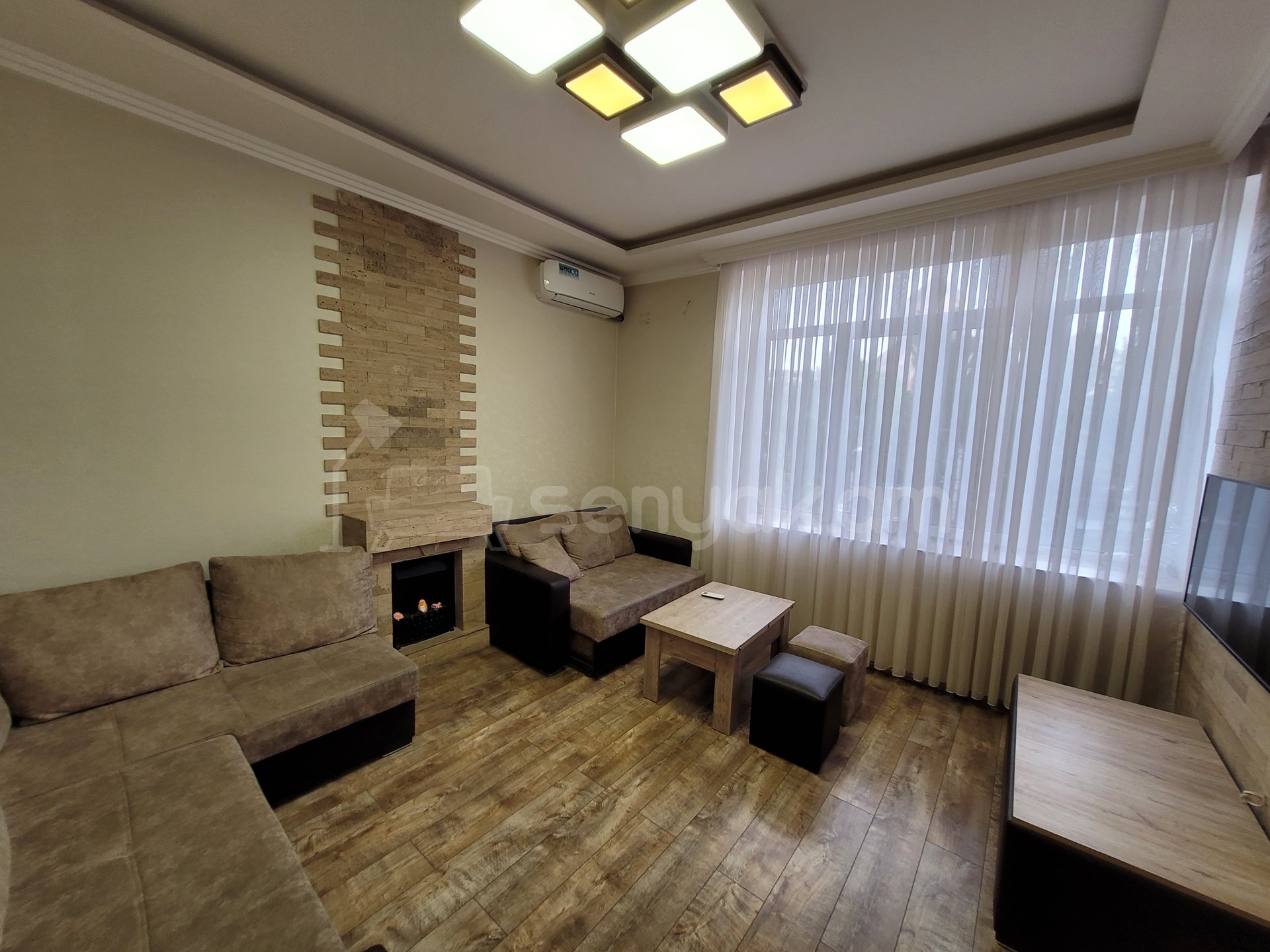 2 Սենյականոց Բնակարան Քարե Շենքում, 50քմ, 3/5 հարկ, Դիզայներական Վերանորոգված, Կահավորված