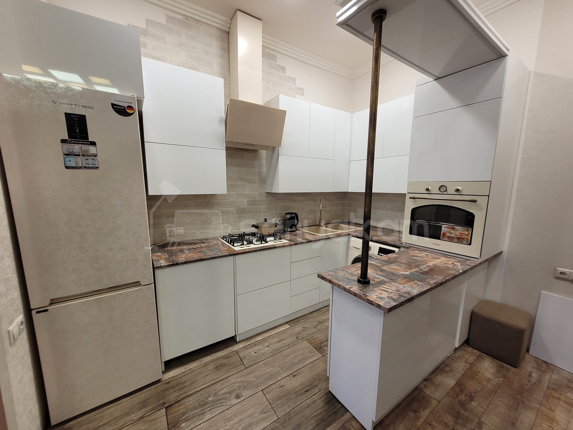 2 Սենյականոց Բնակարան Քարե Շենքում, 50քմ, 3/5 հարկ, Դիզայներական Վերանորոգված, Կահավորված