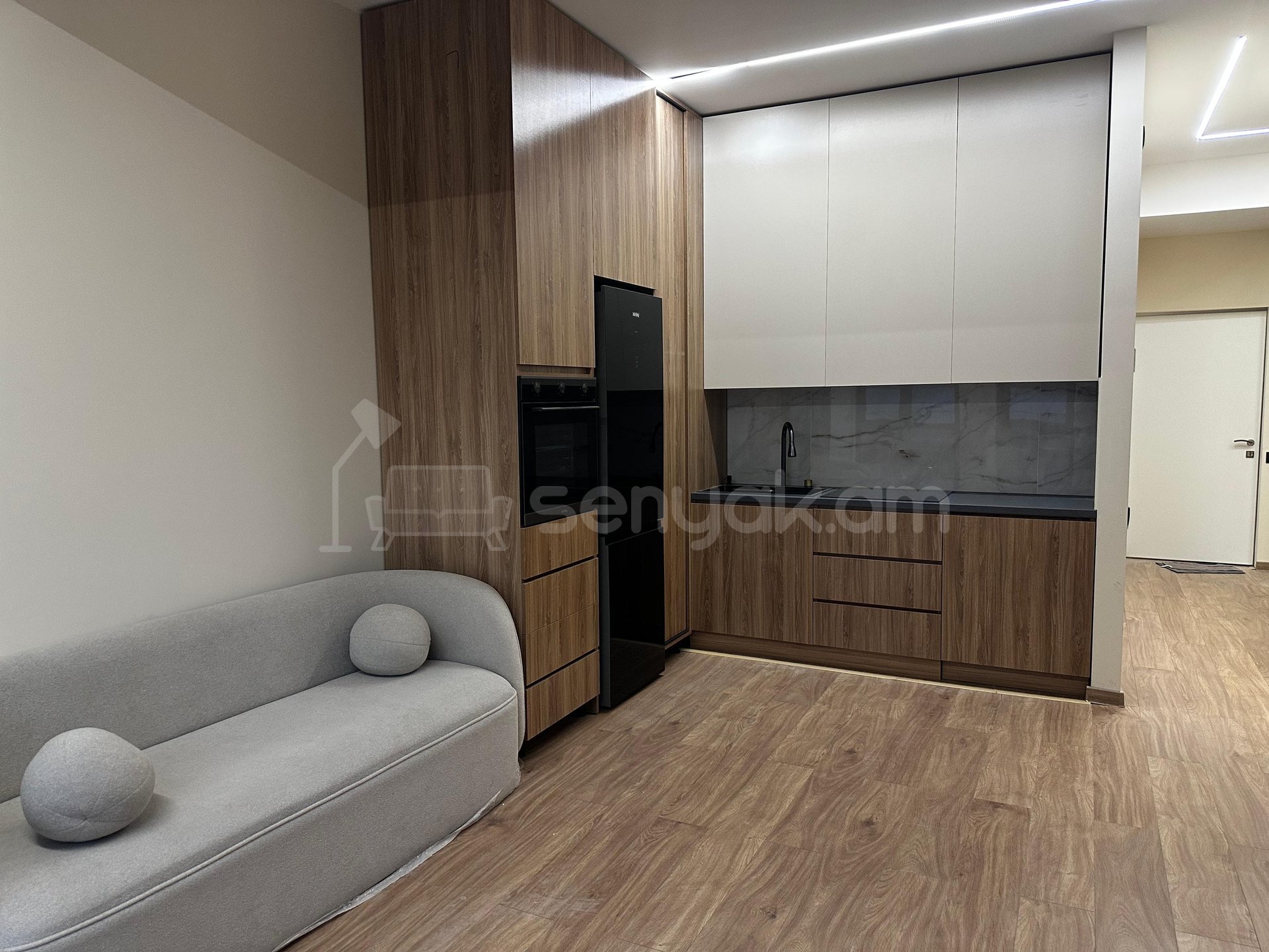 2 Սենյականոց Բնակարան Նորակառույցում, 43քմ, 9/14 հարկ, Դիզայներական Վերանորոգված