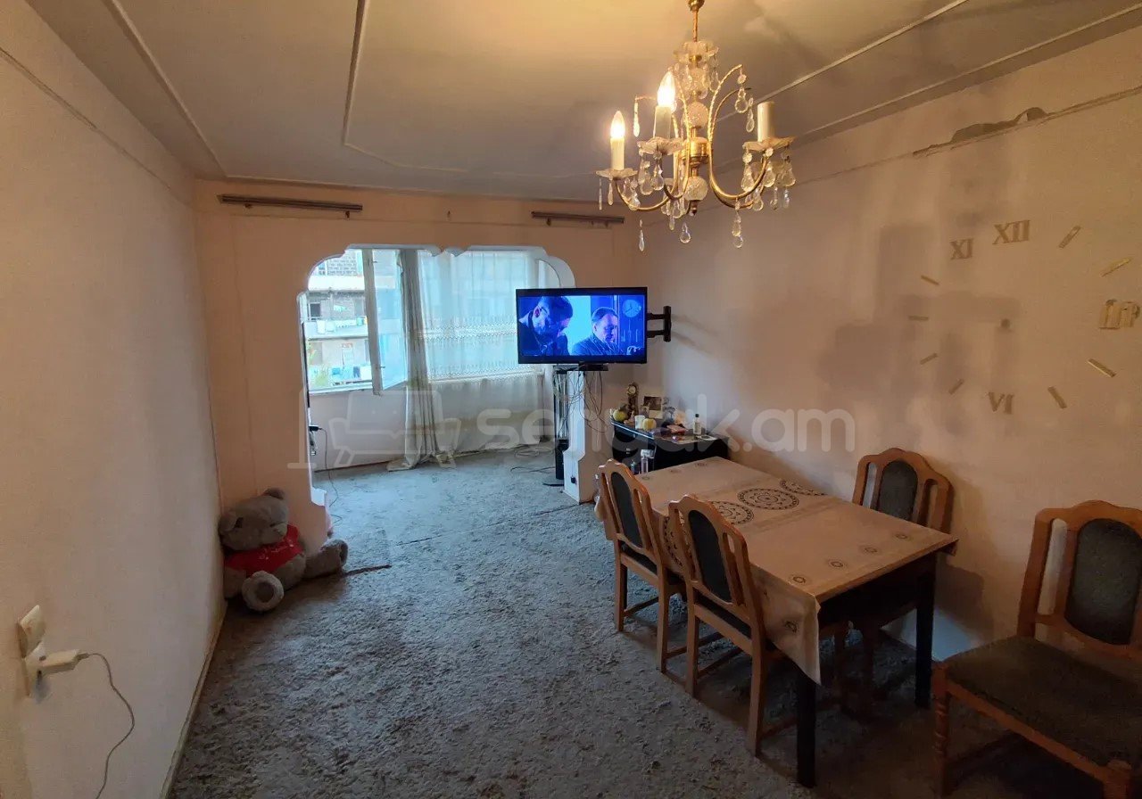 3 Սենյականոց Բնակարան, 64քմ, 4/5 հարկ, Պետական Վիճակում