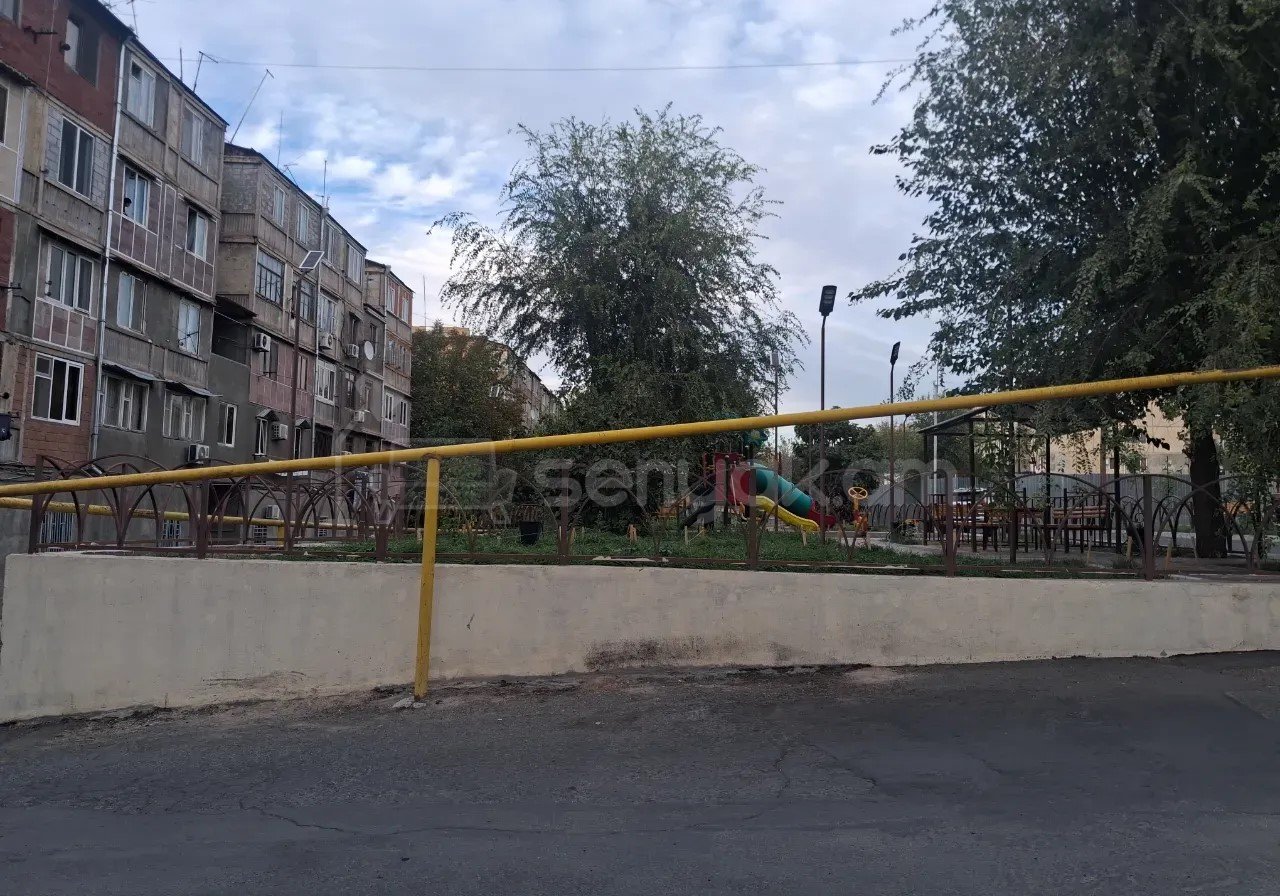 3 Սենյականոց Բնակարան, 64քմ, 4/5 հարկ, Պետական Վիճակում