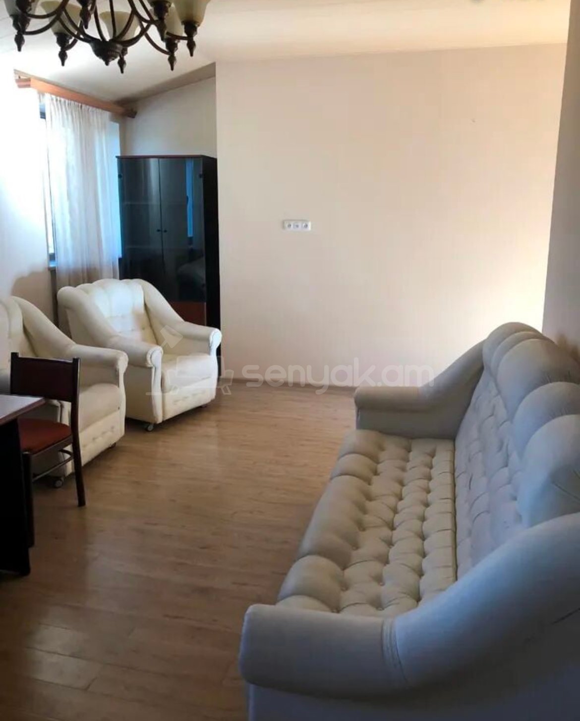 2 Սենյականոց Բնակարան Քարե Շենքում, 77քմ, 3/3 հարկ, Նորմալ Վիճակում, Կահավորված, Արևկող