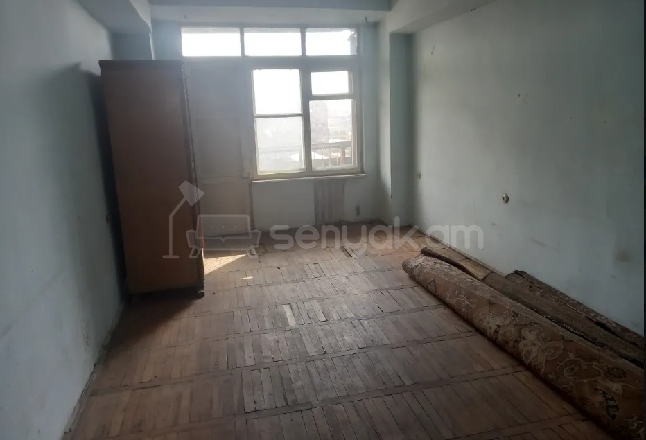 3 Սենյականոց Բնակարան, 105քմ, 10/10 հարկ, Պետական Վիճակում