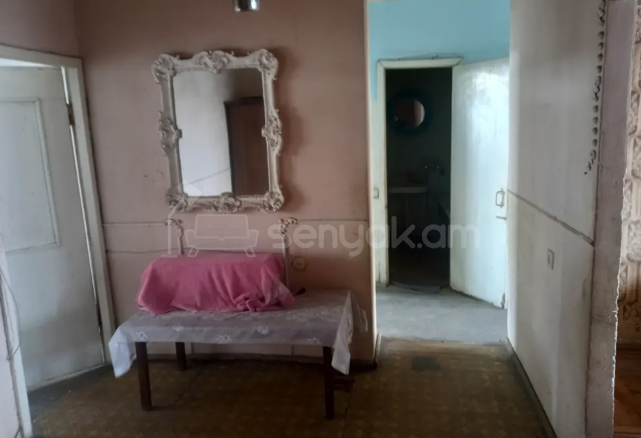 3 Սենյականոց Բնակարան, 105քմ, 10/10 հարկ, Պետական Վիճակում