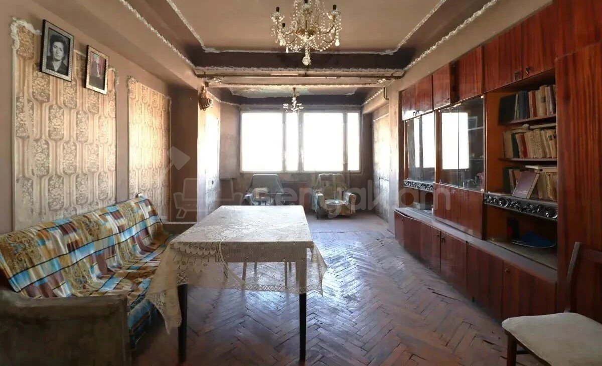 3 Սենյականոց Բնակարան, 105քմ, 10/10 հարկ, Պետական Վիճակում