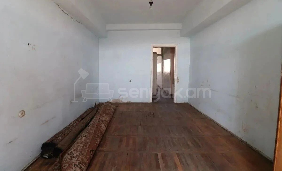 3 Սենյականոց Բնակարան, 105քմ, 10/10 հարկ, Պետական Վիճակում