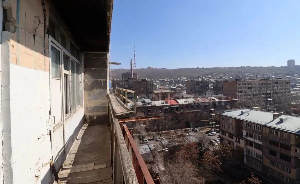 3 Սենյականոց Բնակարան, 105քմ, 10/10 հարկ, Պետական Վիճակում