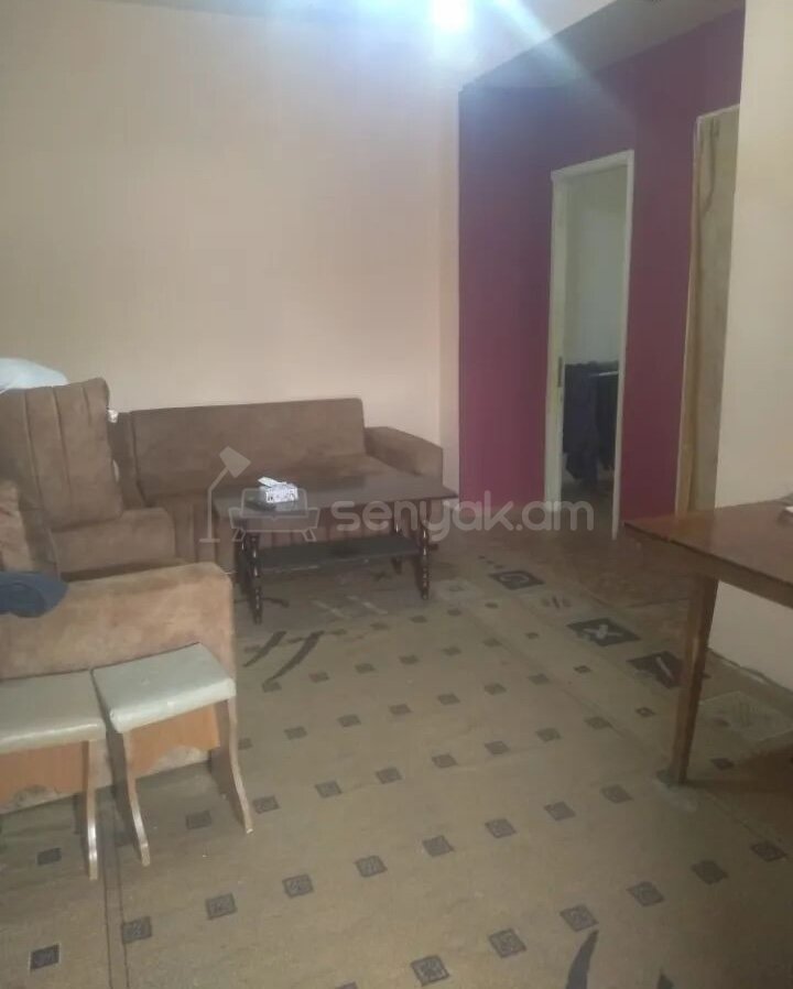 1 Սենյականոց Բնակարան Քարե Շենքում, 75քմ, 1/2 հարկ, Պետական Վիճակում