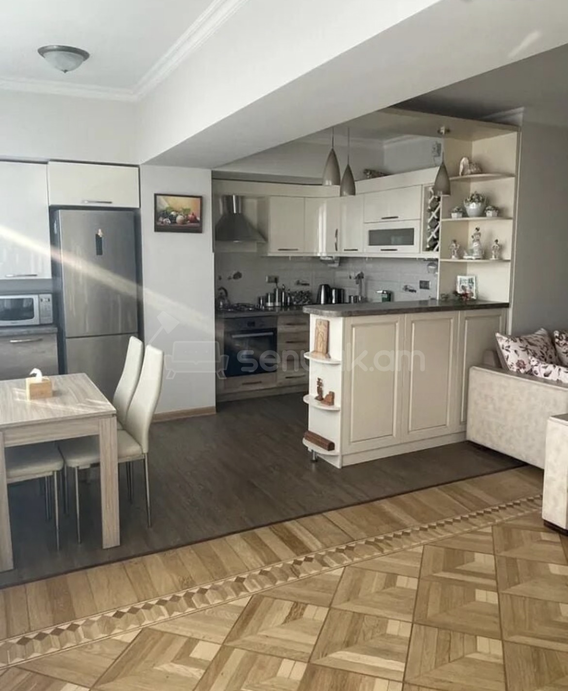 3 Սենյականոց Բնակարան Քարե Շենքում, 92քմ, 5/9 հարկ, Դիզայներական Վերանորոգված