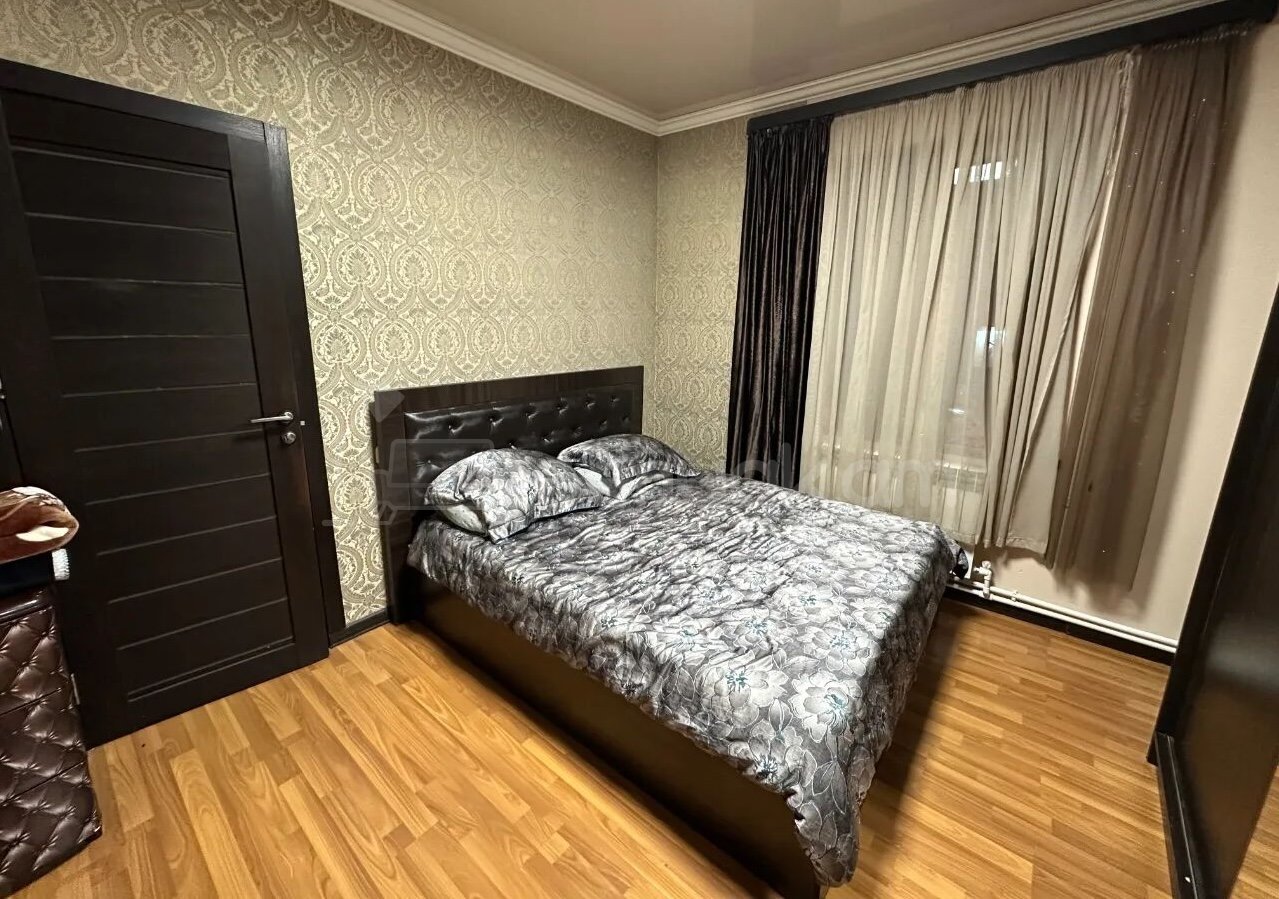 3 Սենյականոց Բնակարան Քարե Շենքում, 75քմ, 1/4 հարկ, Կապիտալ Վերանորոգված