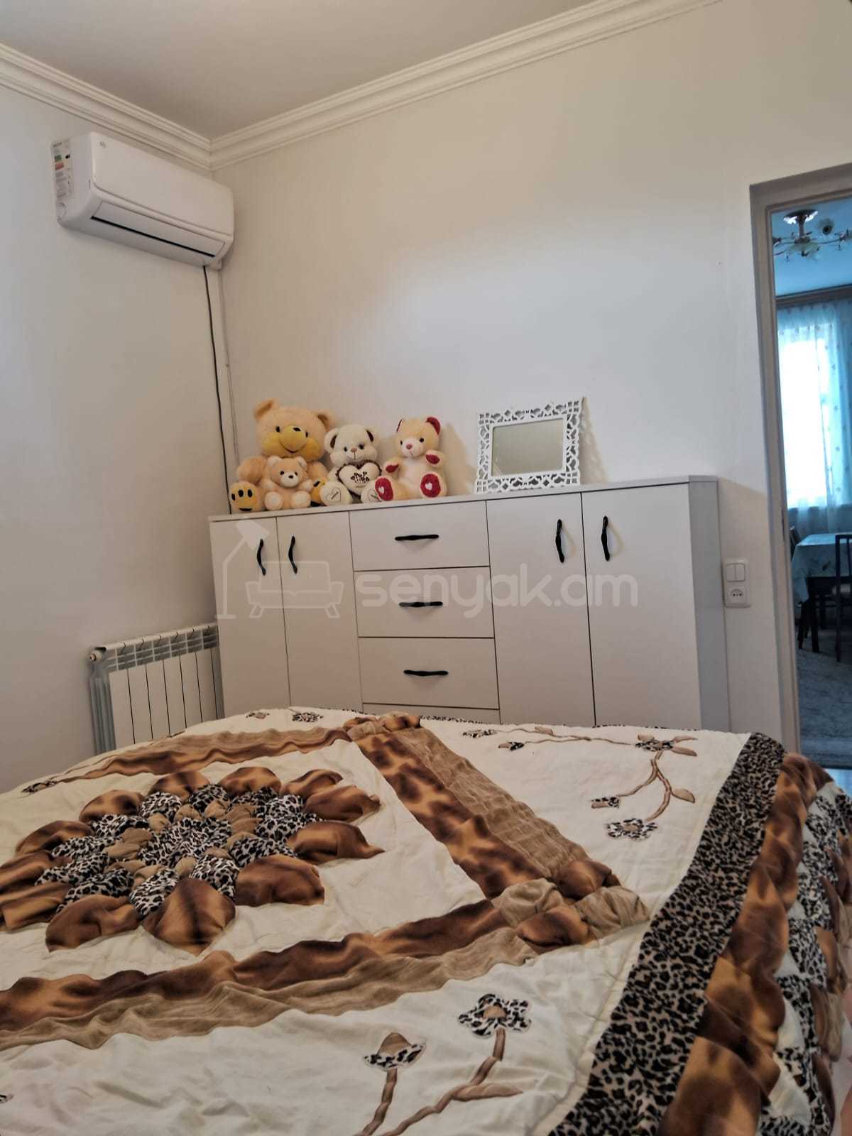 3 Սենյականոց Բնակարան Քարե Շենքում, 60քմ, 2/2 հարկ, Նորմալ Վիճակում, Կահավորված