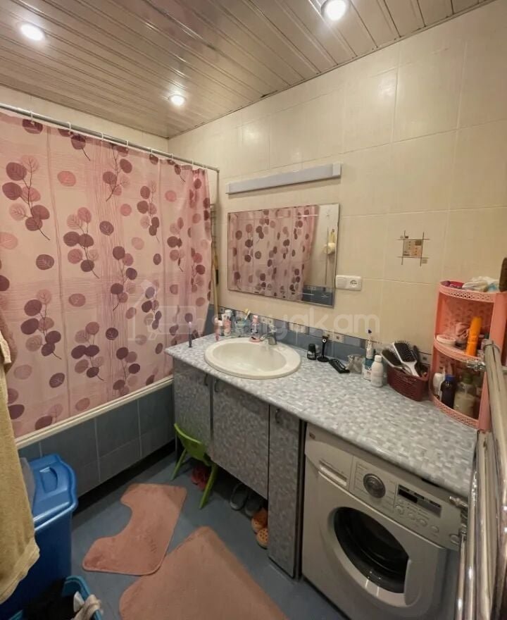 4 Սենյականոց Բնակարան Քարե Շենքում, 105քմ, 4/5 հարկ, Կապիտալ Վերանորոգված