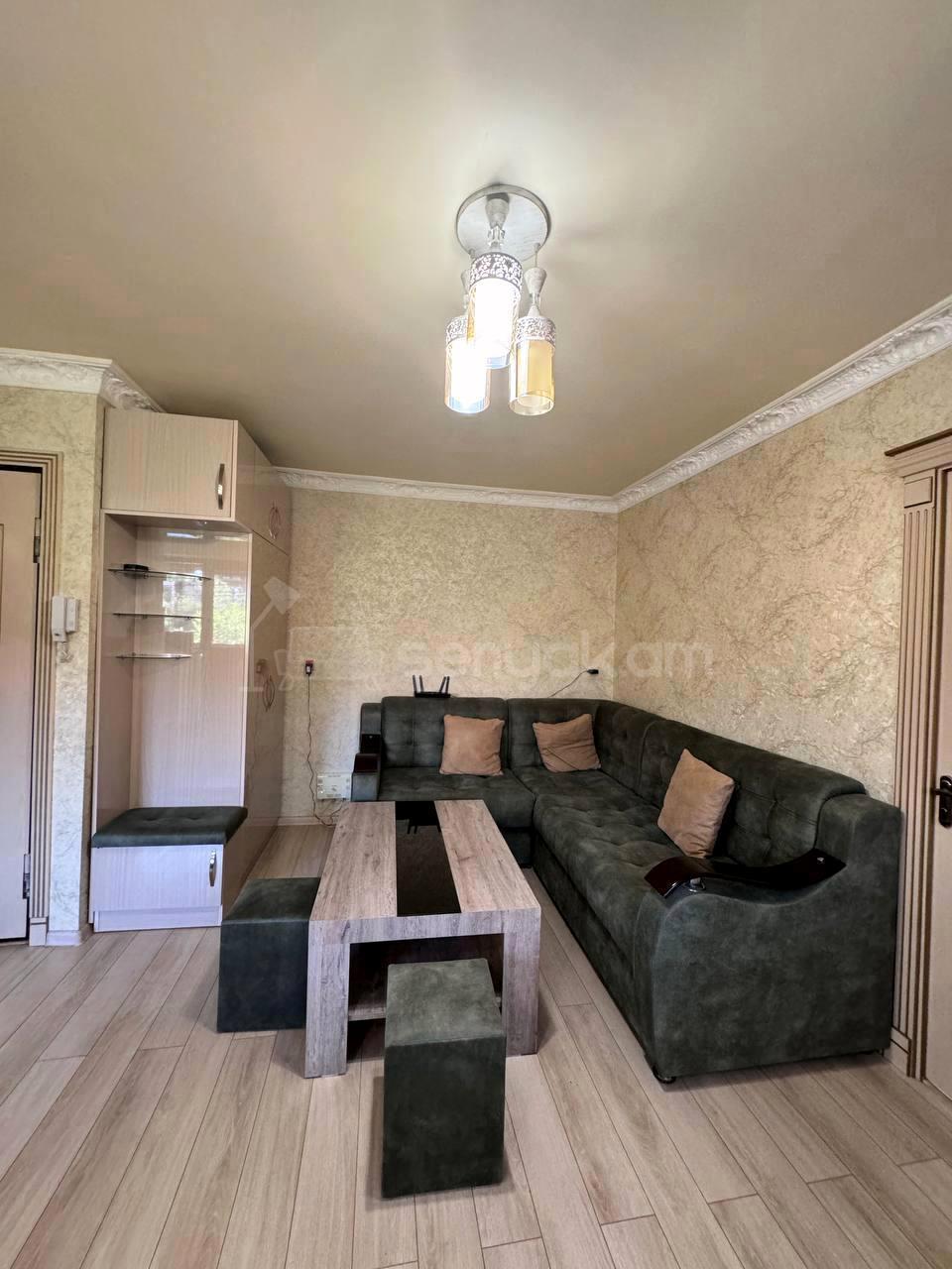 2 Սենյականոց Բնակարան Քարե Շենքում, 45քմ, 3/5 հարկ, Դիզայներական Վերանորոգված, Կահավորված