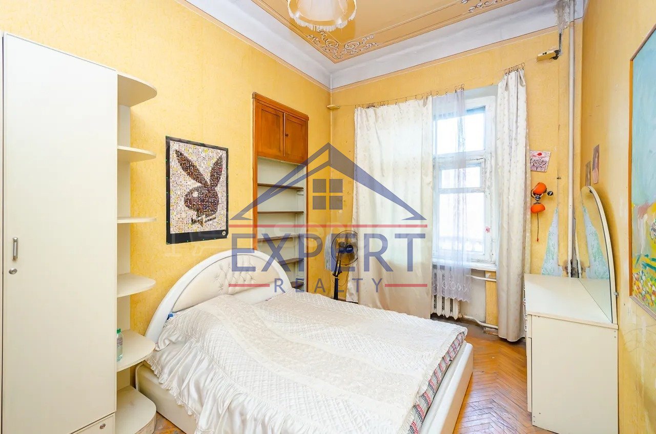 3 Սենյականոց Բնակարան Քարե Շենքում, 101քմ, 4/5 հարկ, Պետական Վիճակում