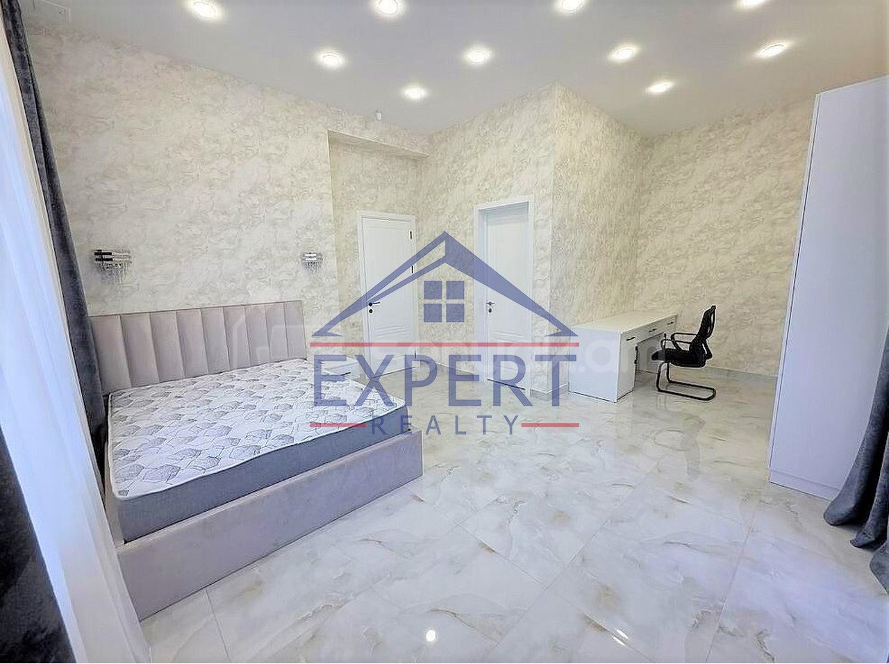 6 Սենյականոց Շքեղ Առանձնատուն, 300քմ, Լողավազանով, Ավտոտնակով