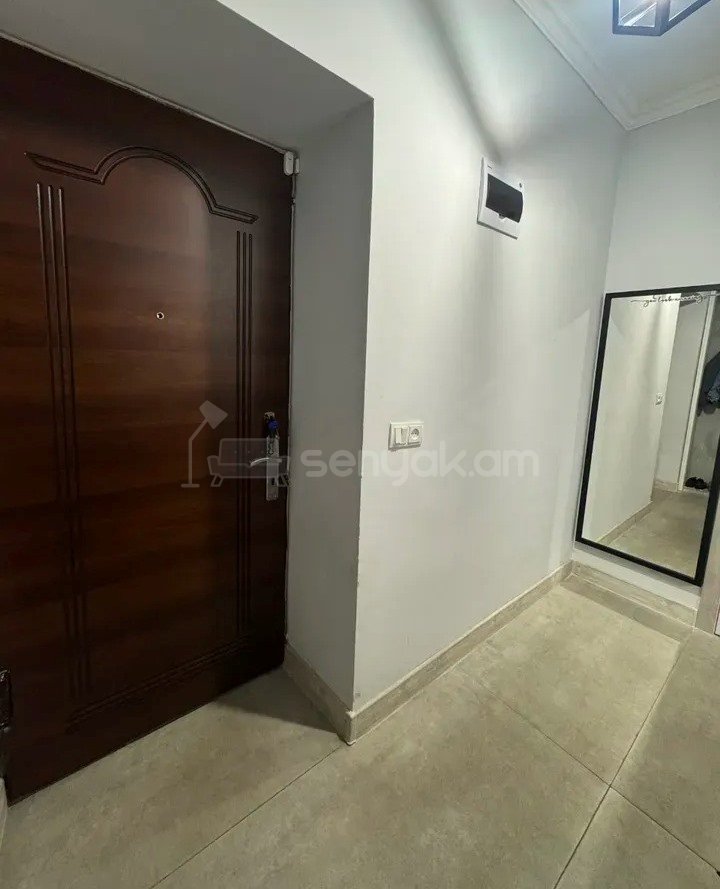 2 Սենյականոց Բնակարան Քարե Շենքում, 45քմ, 2/5 հարկ, Նորմալ Վիճակում