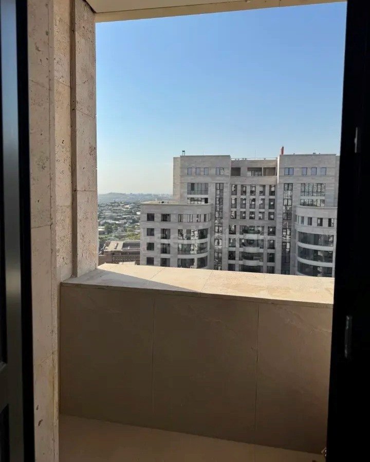 3 Սենյականոց Բնակարան Նորակառույցում, 62քմ, 18/22 հարկ, Կապիտալ Վերանորոգված