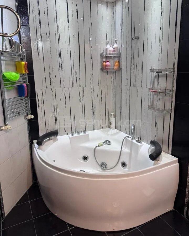 3 Սենյականոց Բնակարան, 99քմ, 9/13 հարկ, Կապիտալ Վերանորոգված