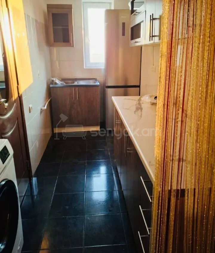 2 Սենյականոց Բնակարան Քարե Շենքում, 48քմ, 5/8 հարկ, Նորմալ Վիճակում, Կահավորված, Արևկող