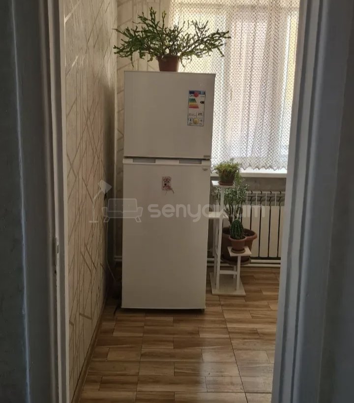 1 Սենյականոց Բնակարան Քարե Շենքում, 40քմ, 3/5 հարկ, Նորմալ Վիճակում, Կահավորված