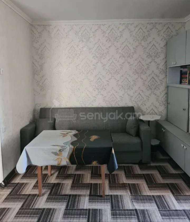 1 Սենյականոց Բնակարան Քարե Շենքում, 40քմ, 3/5 հարկ, Նորմալ Վիճակում, Կահավորված