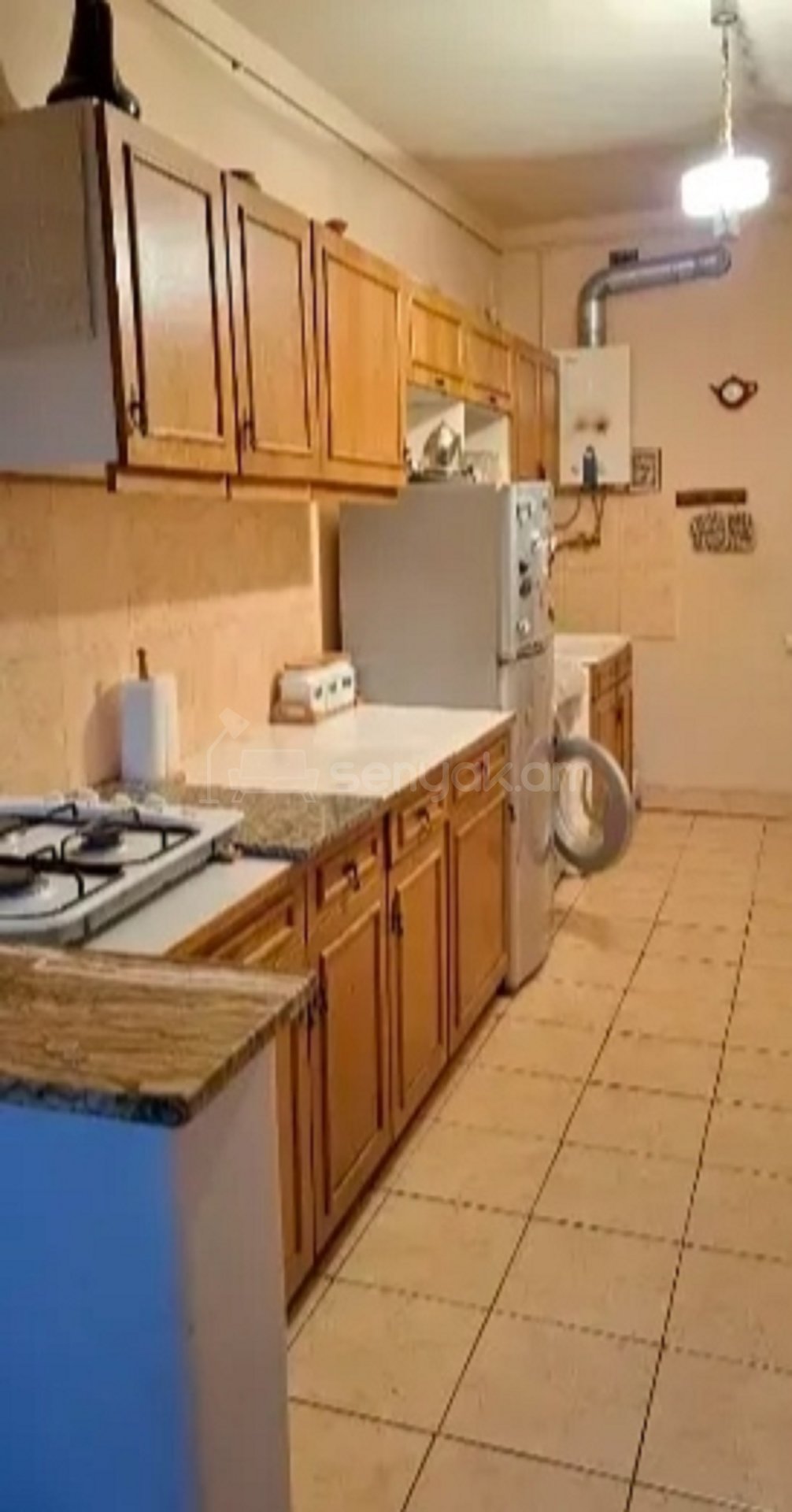 3 Սենյականոց Բնակարան Քարե Շենքում, 94քմ, 3/5 հարկ, Կապիտալ Վերանորոգված, Կահավորված