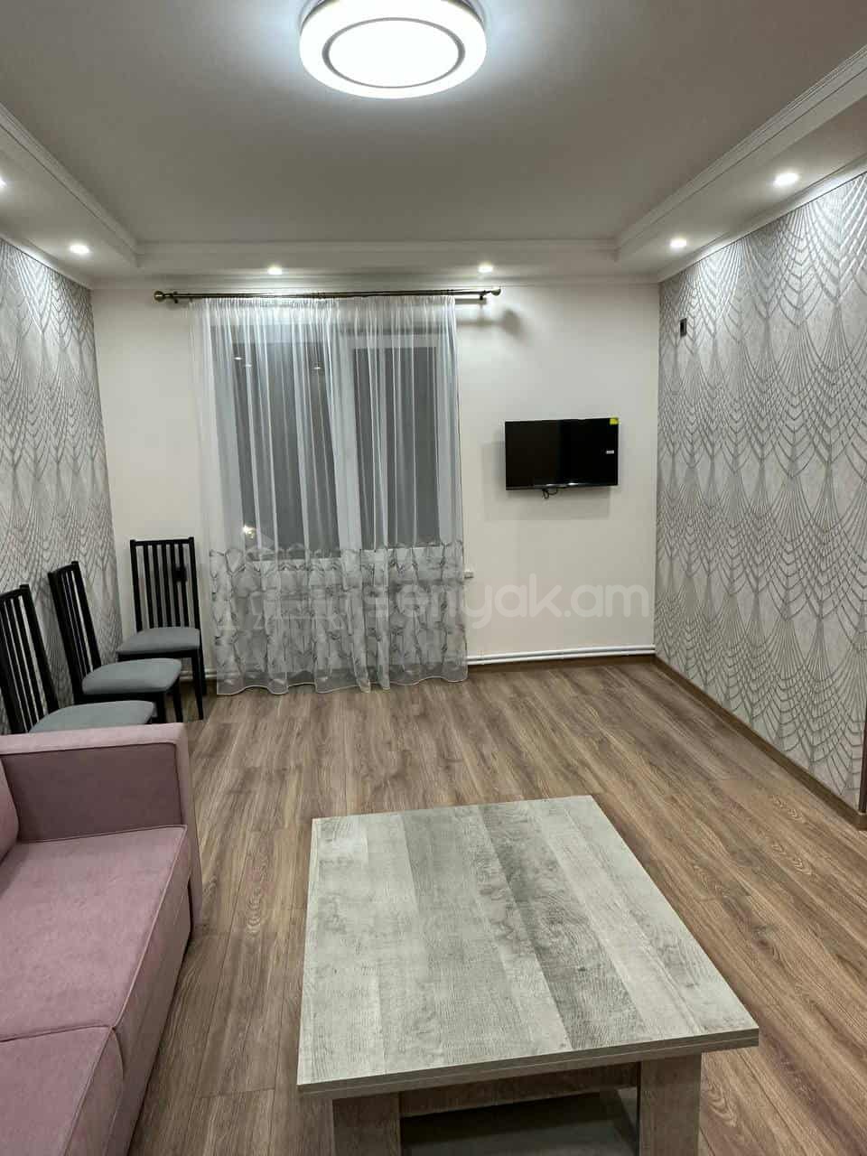 2 Սենյականոց Բնակարան Քարե Շենքում, 60քմ, 5/5 հարկ, Դիզայներական Վերանորոգված, Կահավորված, Արևկող