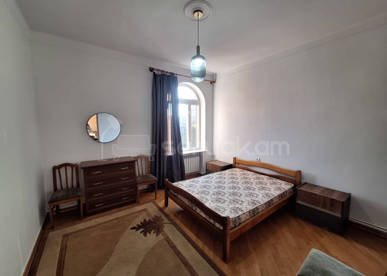 3 Սենյականոց Սեփական Տուն, 200քմ, Նորմալ Վիճակում, Կահավորված