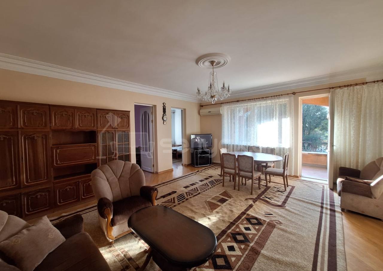 3 Սենյականոց Սեփական Տուն, 200քմ, Նորմալ Վիճակում, Կահավորված