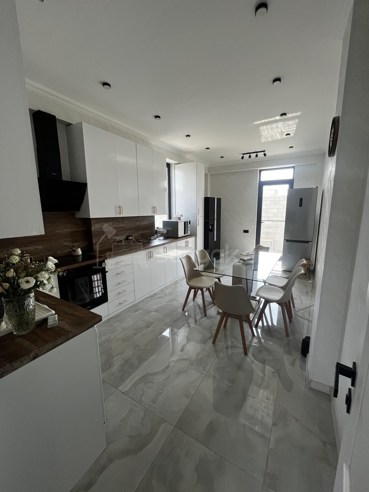 7 Սենյականոց Սեփական Տուն, 235քմ, Կապիտալ Վերանորոգված, Ավտոտնակով