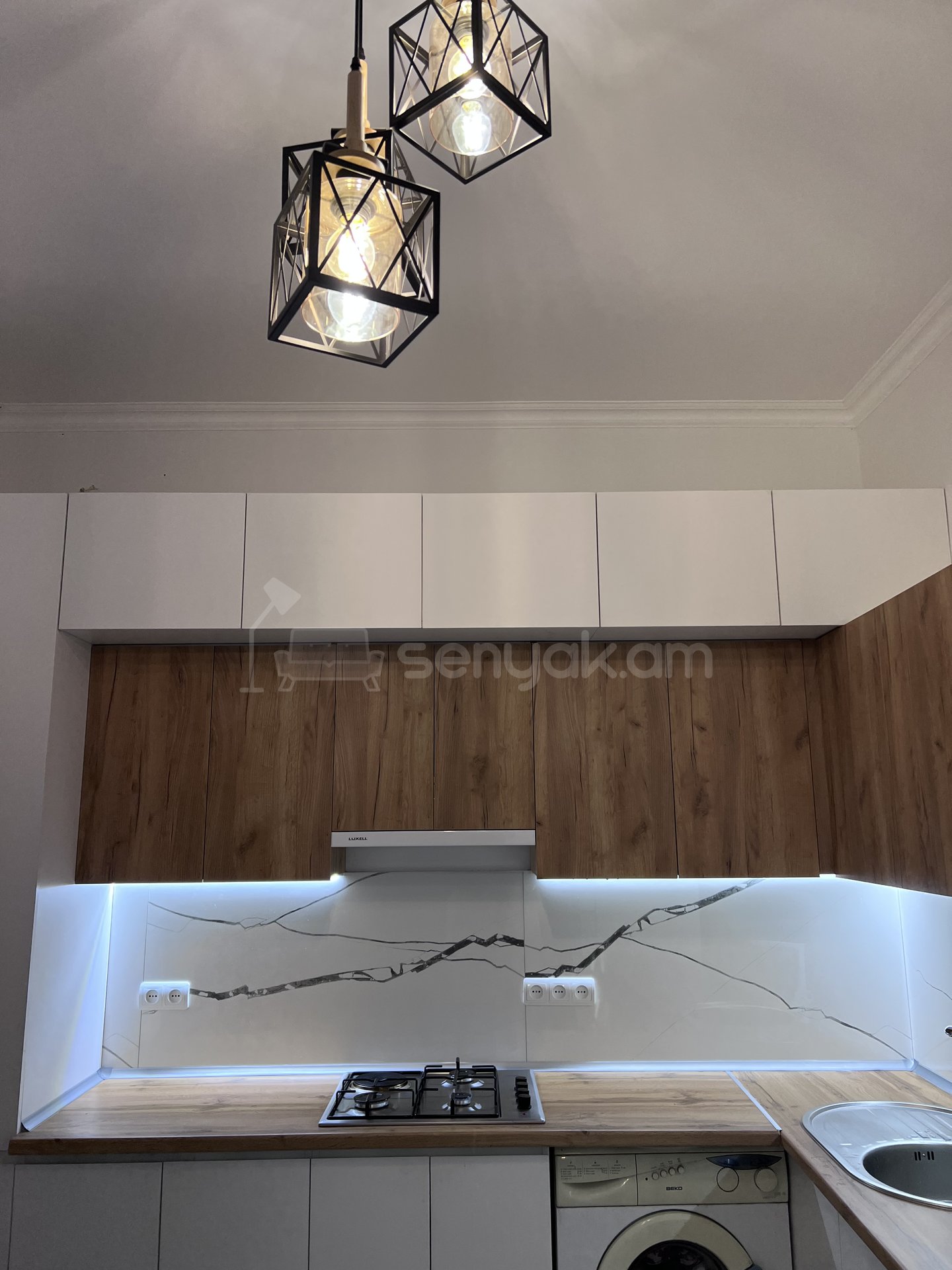 3 Սենյականոց Ամառանոց, 200քմ, Կահավորված, Լողավազանով, Ավտոտնակով