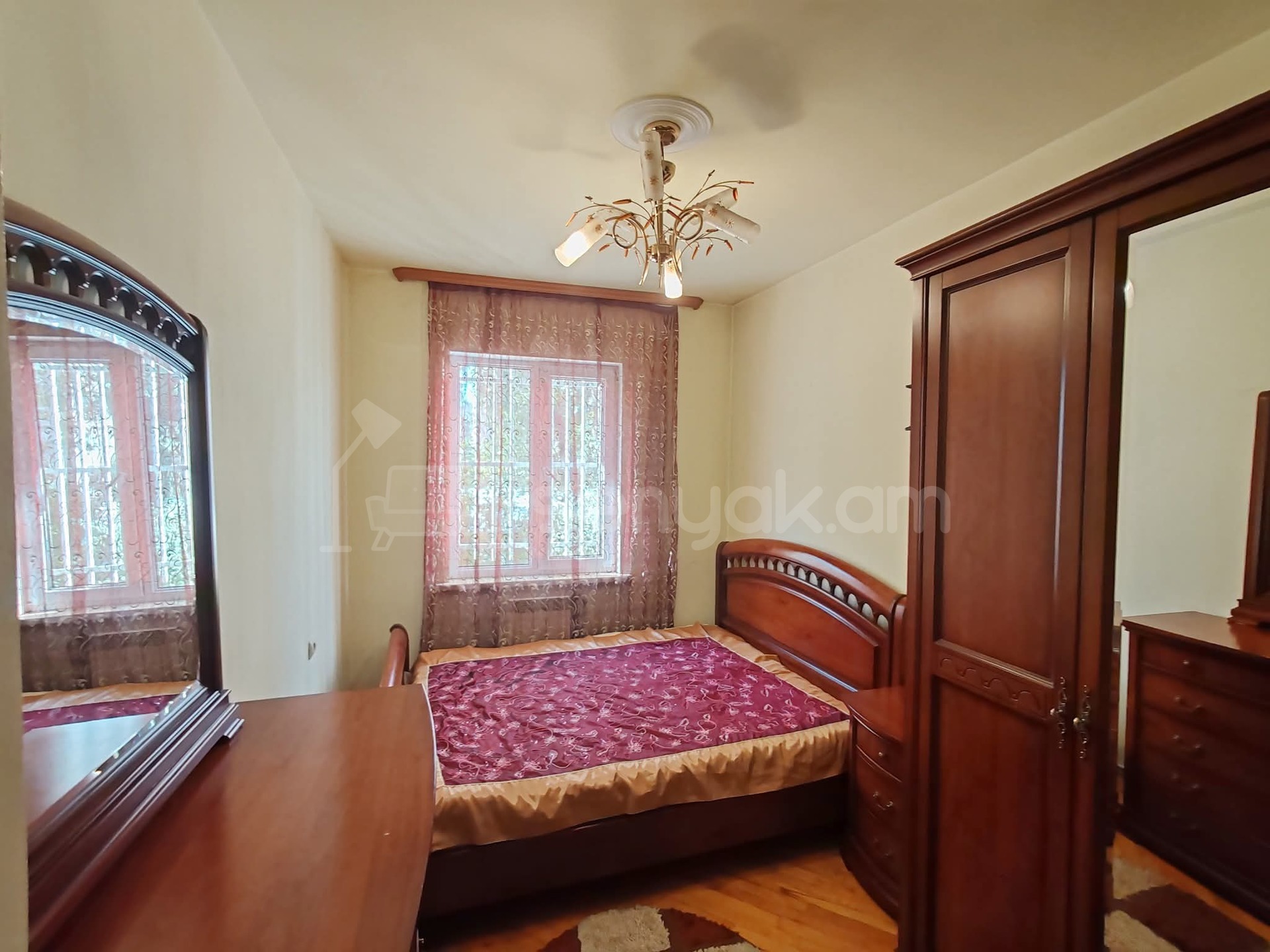 3 Սենյականոց Բնակարան, 80քմ, 2/9 հարկ, Նորմալ Վիճակում, Կահավորված