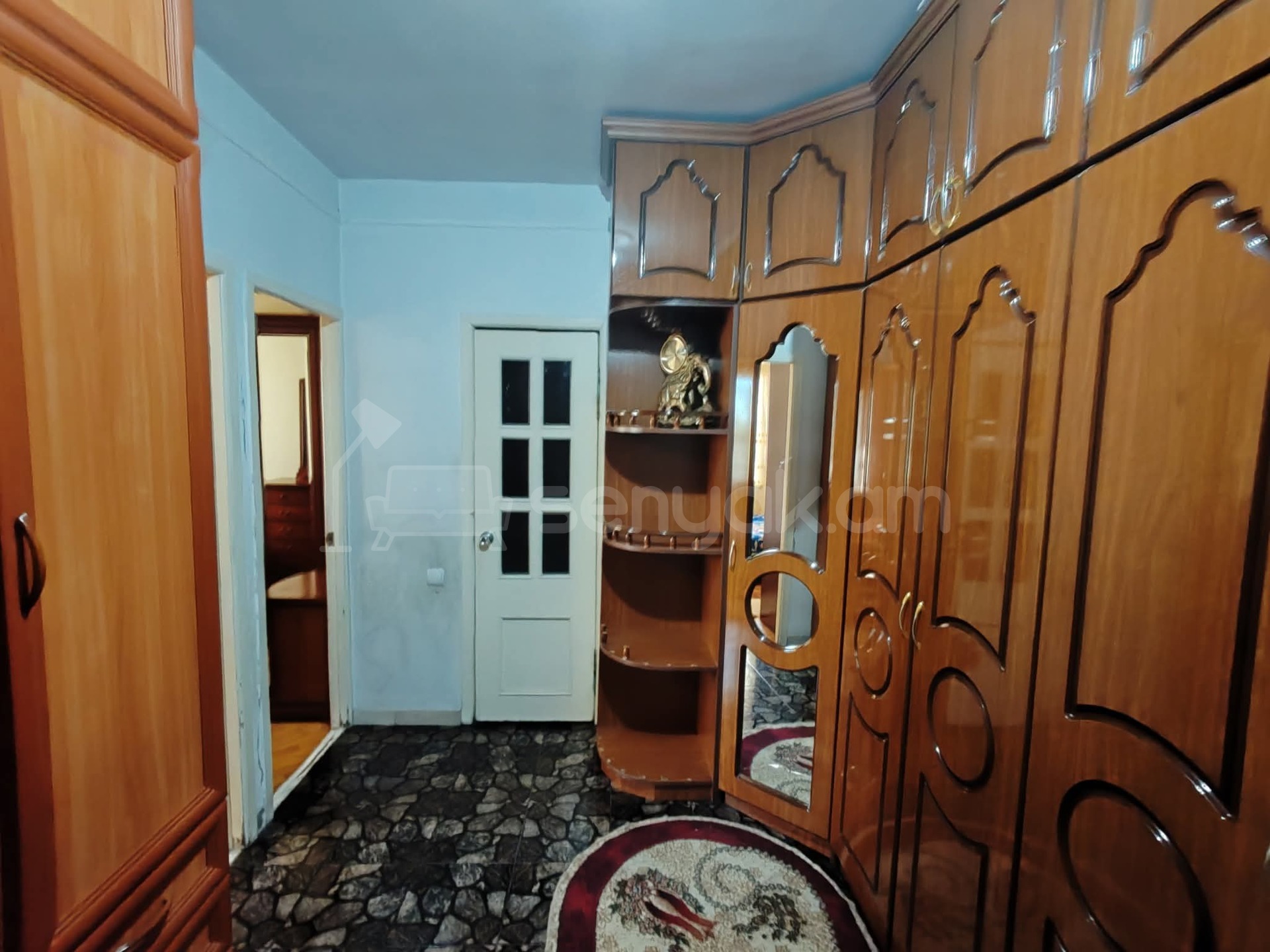 3 Սենյականոց Բնակարան, 80քմ, 2/9 հարկ, Նորմալ Վիճակում, Կահավորված