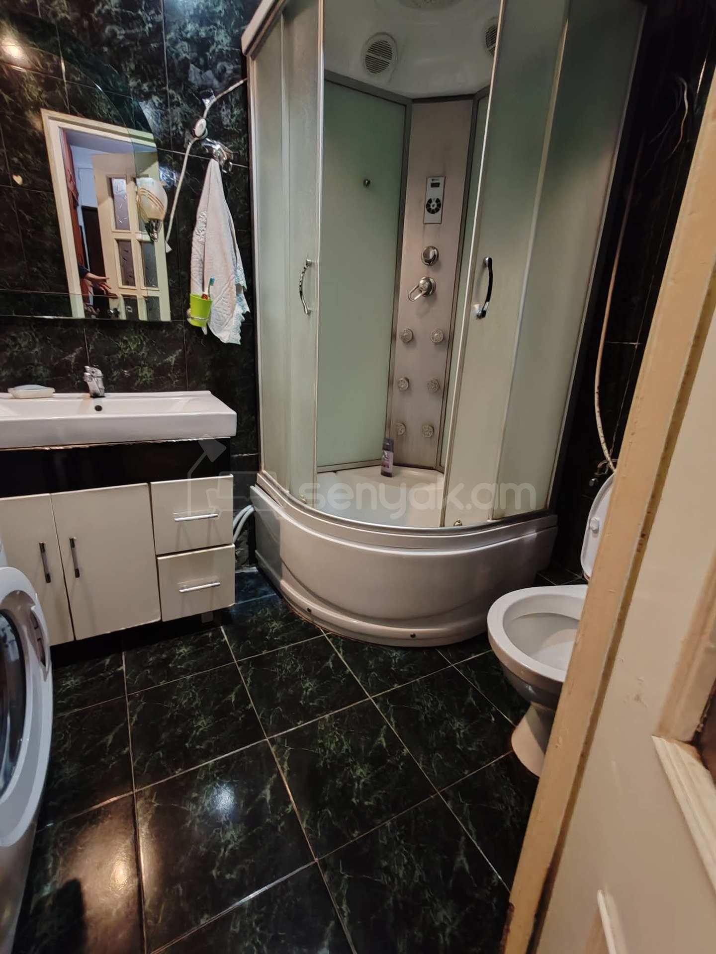 3 Սենյականոց Բնակարան, 80քմ, 2/9 հարկ, Նորմալ Վիճակում, Կահավորված