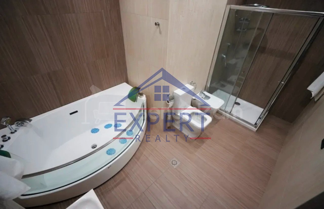 3 Սենյականոց Բնակարան Նորակառույցում, 120քմ, 8/10 հարկ, Կապիտալ Վերանորոգված, Կահավորված, Արևկող