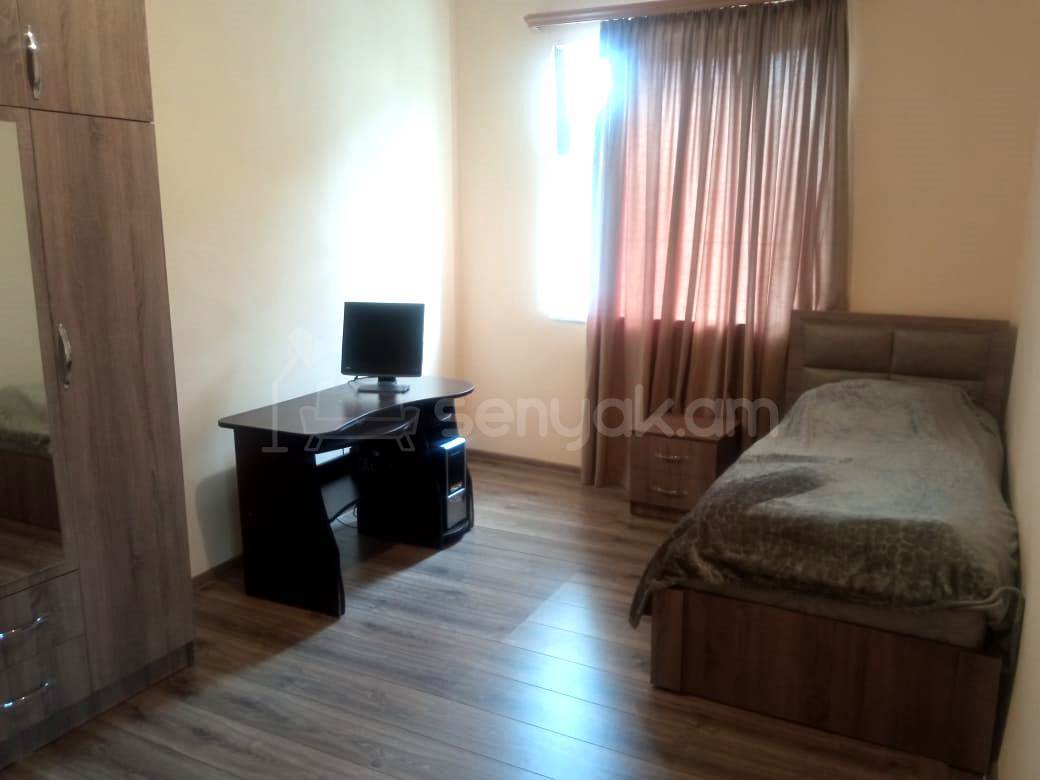 8 Սենյականոց Սեփական Տուն, 300քմ, Կոսմետիկ Վերանորոգված