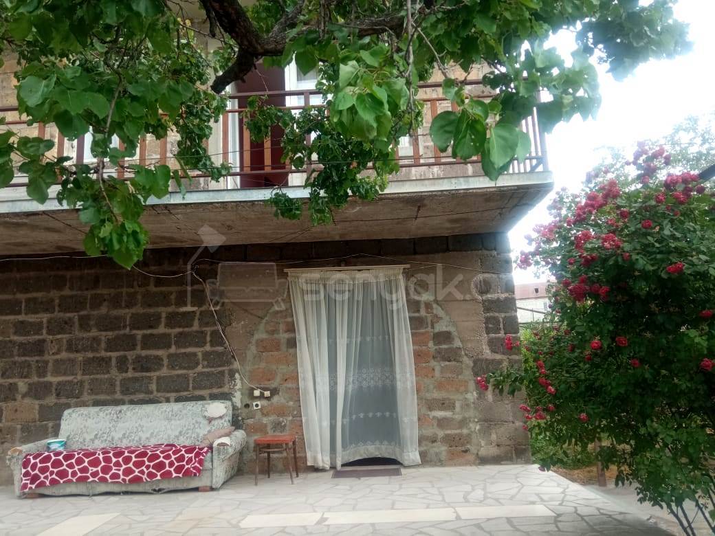 8 Սենյականոց Սեփական Տուն, 300քմ, Կոսմետիկ Վերանորոգված