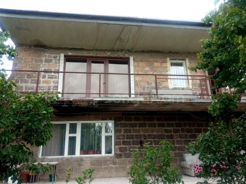 8 Սենյականոց Սեփական Տուն, 300քմ, Կոսմետիկ Վերանորոգված