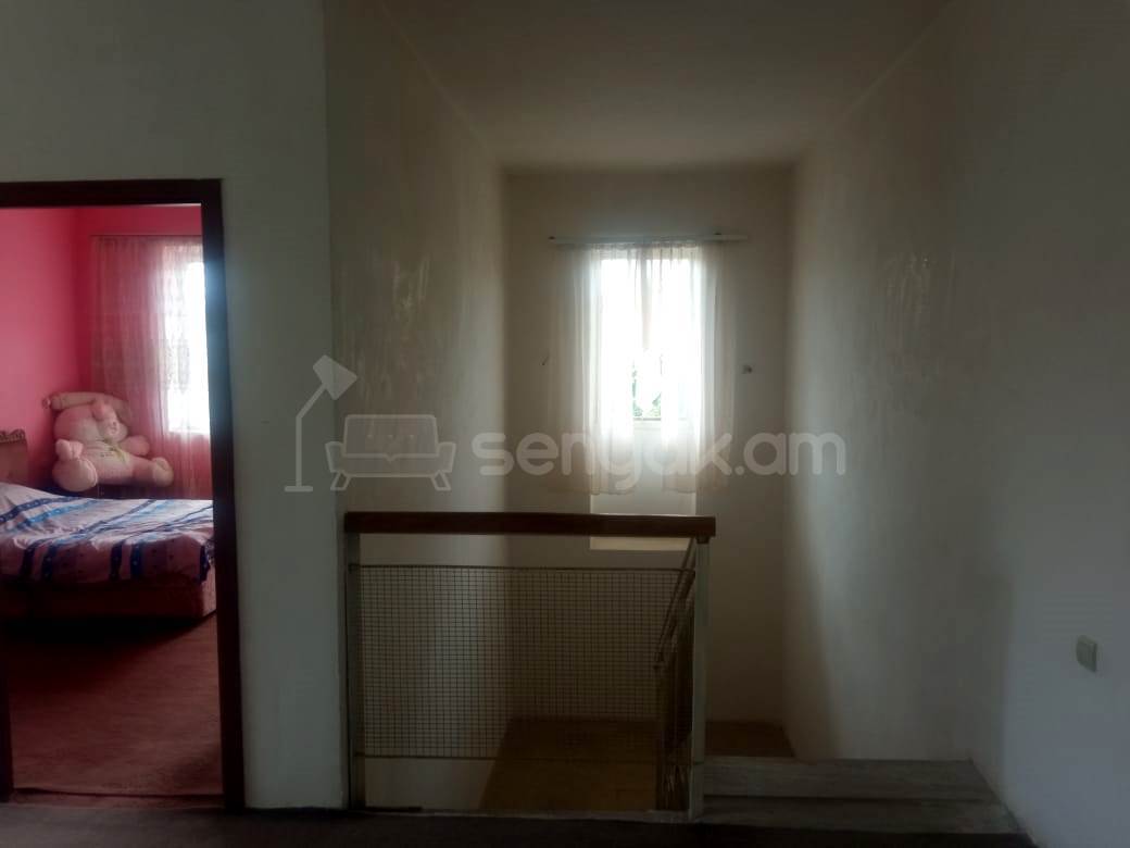 8 Սենյականոց Սեփական Տուն, 300քմ, Կոսմետիկ Վերանորոգված