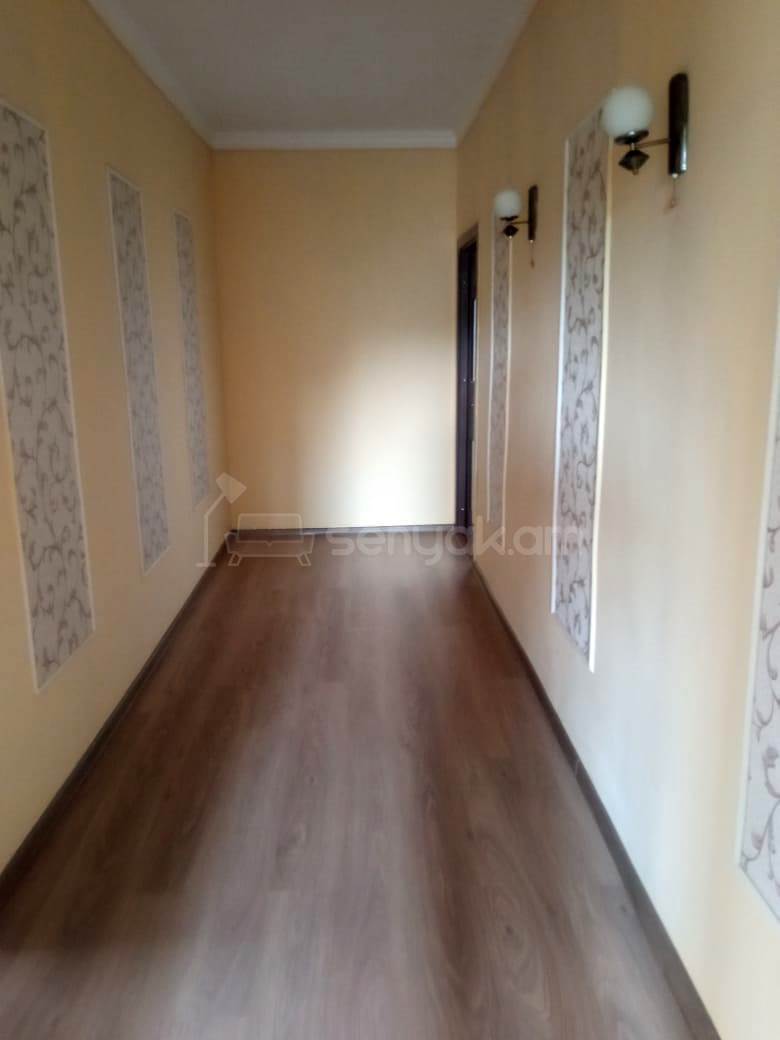 8 Սենյականոց Սեփական Տուն, 300քմ, Կոսմետիկ Վերանորոգված