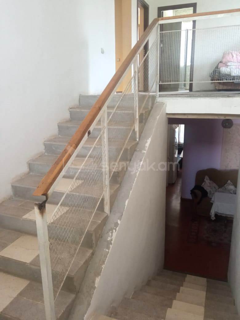 8 Սենյականոց Սեփական Տուն, 300քմ, Կոսմետիկ Վերանորոգված