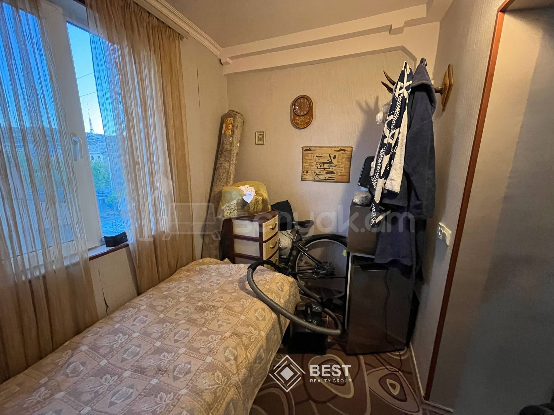 3 Սենյականոց Բնակարան Քարե Շենքում, 79քմ, 3/5 հարկ, Նորմալ Վիճակում