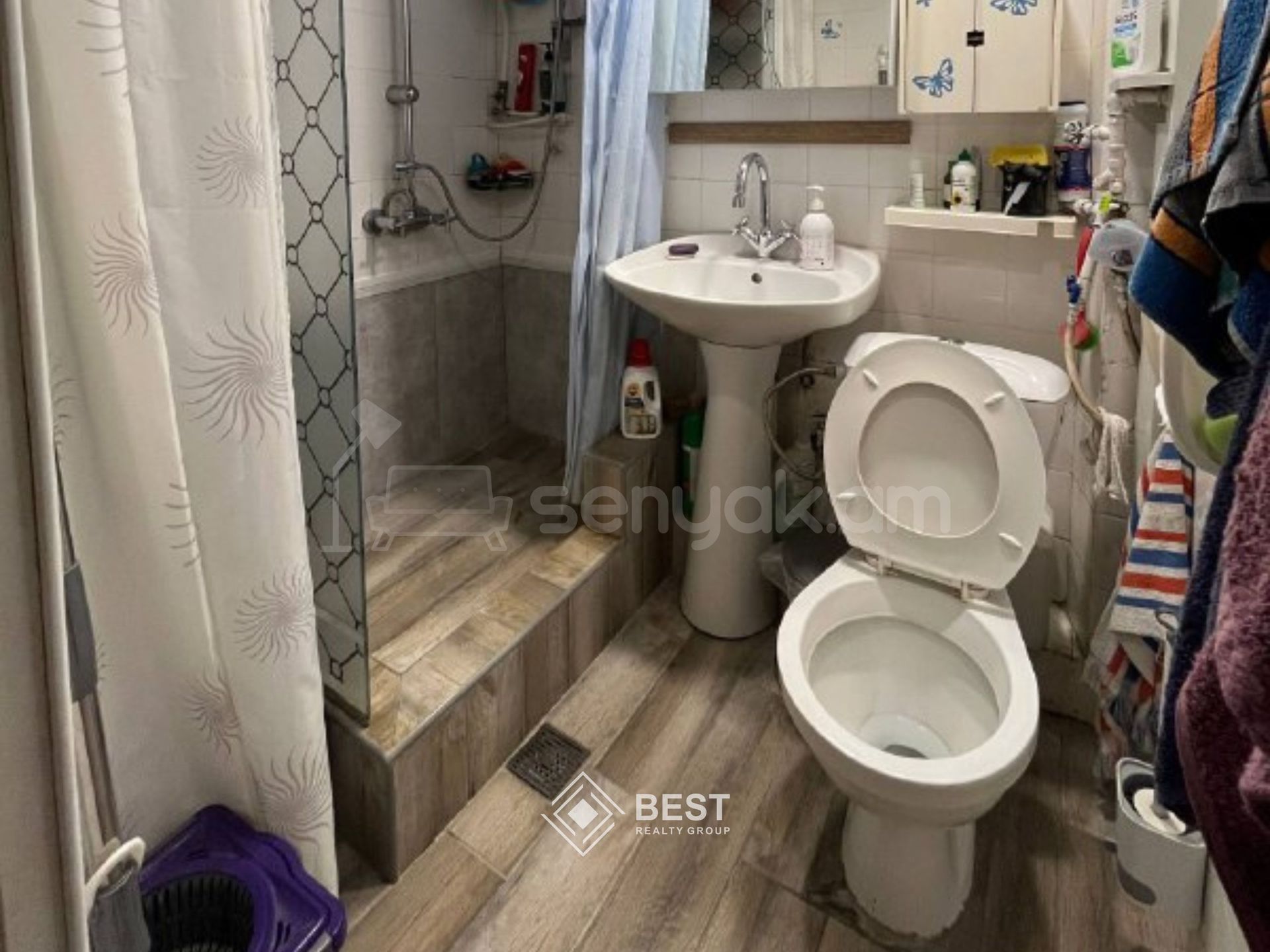 3 Սենյականոց Բնակարան Քարե Շենքում, 79քմ, 3/5 հարկ, Նորմալ Վիճակում