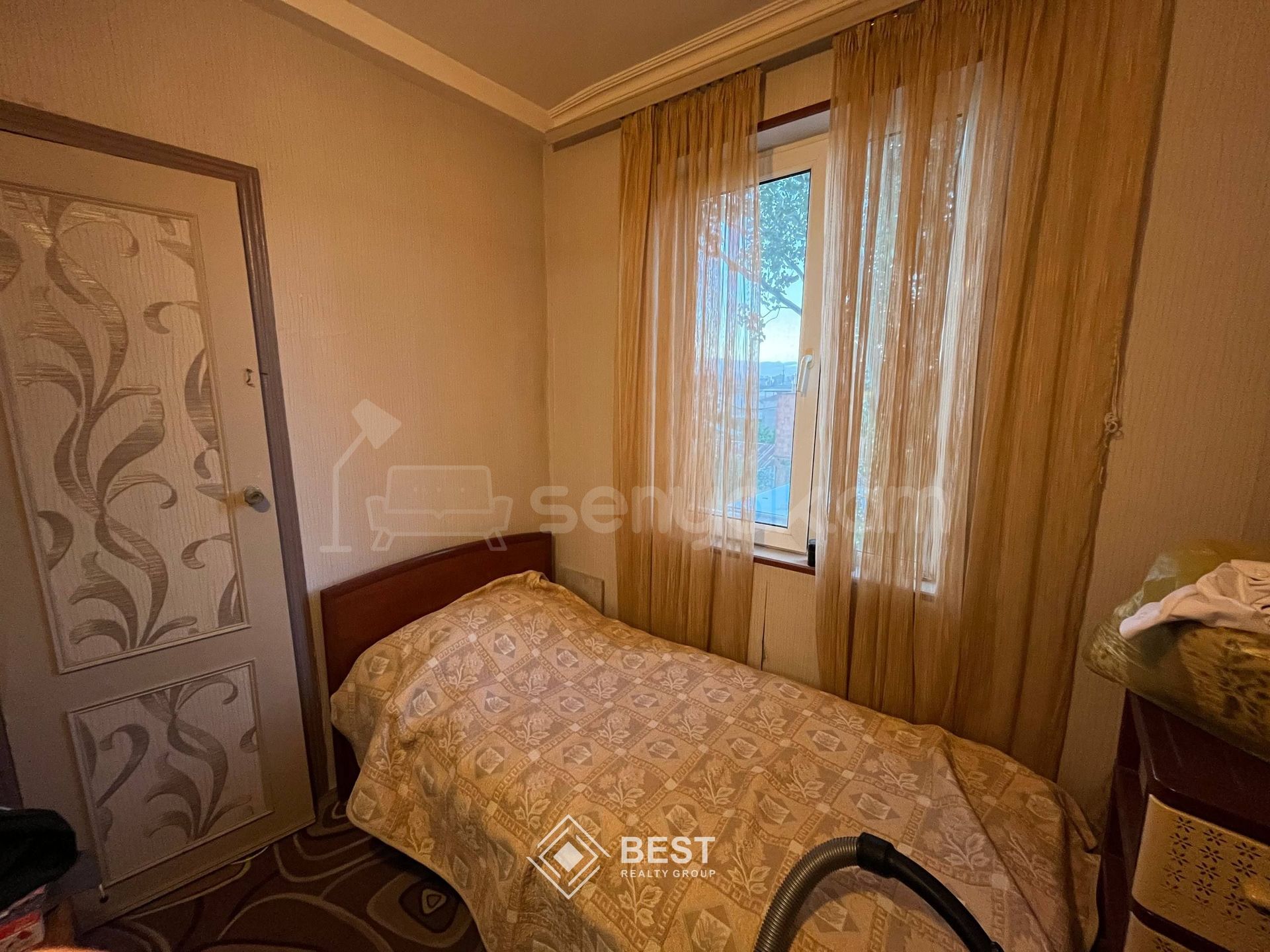 3 Սենյականոց Բնակարան Քարե Շենքում, 79քմ, 3/5 հարկ, Նորմալ Վիճակում