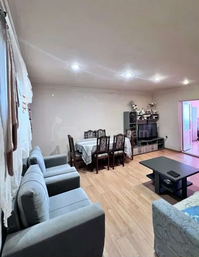 2 Սենյականոց Բնակարան, 57քմ, 2/5 հարկ, Կապիտալ Վերանորոգված